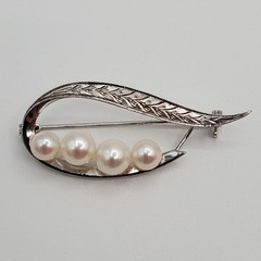 VTG Sterling Silver Brooch 1.75in Leaf Pod 4 Cultured Ivory Pearls MCM 5g Estate