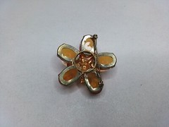 AMBER CABOCHON PASTEL RINESTONE BROOCH GLOWS UNDER BLACKLIGHT