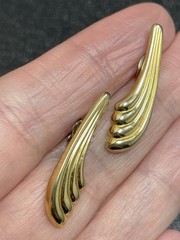 Vintage 1.1” Light Gold Tone Metal Drop Earrings