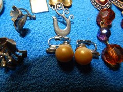 Vintage Costume Jewelry Lot EARRINGS 14 pairs + 3 unmatched