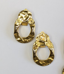 VTG Hammered Gold Tone Links 15.5″ Choker Necklace & Clip Earrings Set Statement