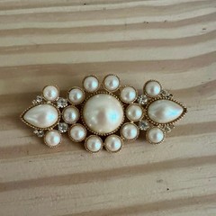 Vintage Richelieu Faux Pearl & Rhinestone Brooch- 2.75″ x 1.25″ Round/Oval Beads