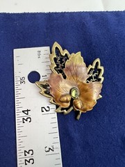 Vtg KC Collection Green Stone Enamel Brass Golden Double Leaf Brooch Pin