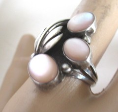 NAVAJO SOUTHWEST STERLING RING w MOP, SIZE 6.75, 1.02 INCH WIDE, 6 GRAMS, SIGNED