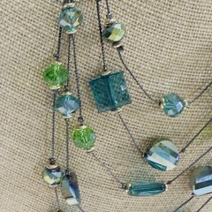 Necklace Green Blue Acrylic Glass Beads Black Wire Like Chain 11″ Faceted