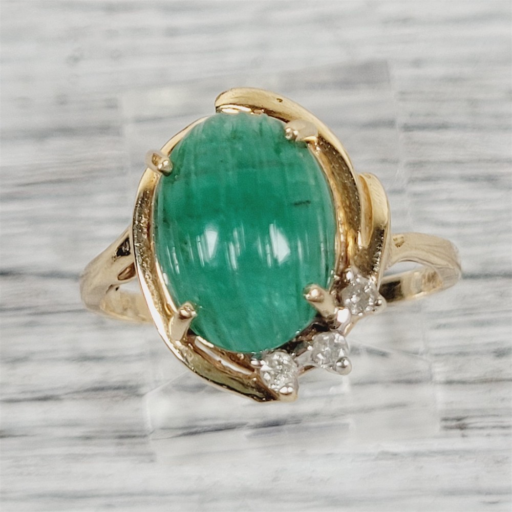 Vintage 14K Yellow Gold Carved Jade Diamond Ring 6.75 Retro Luxury Design Pretty