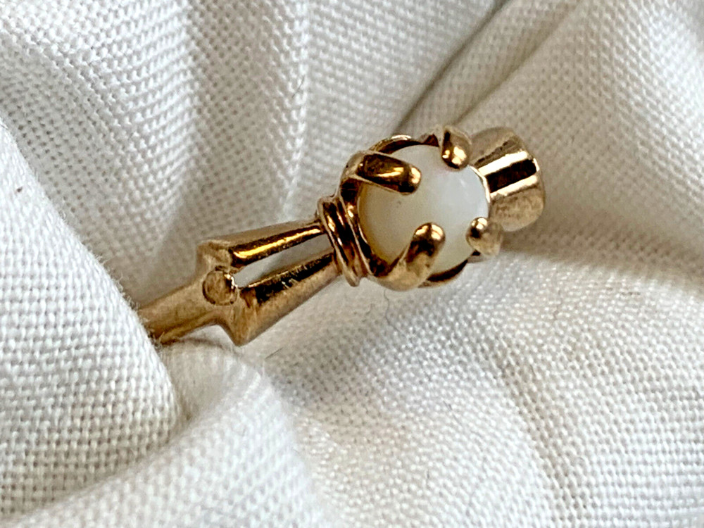Antique 10K Yellow Gold Ring 1.89g Fine Jewelry Size 5.75 Band White Round Stone