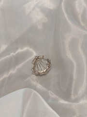 Trifari Clear Crystal Shell Brooch – Vintage Rhinestone Seashell Pin
