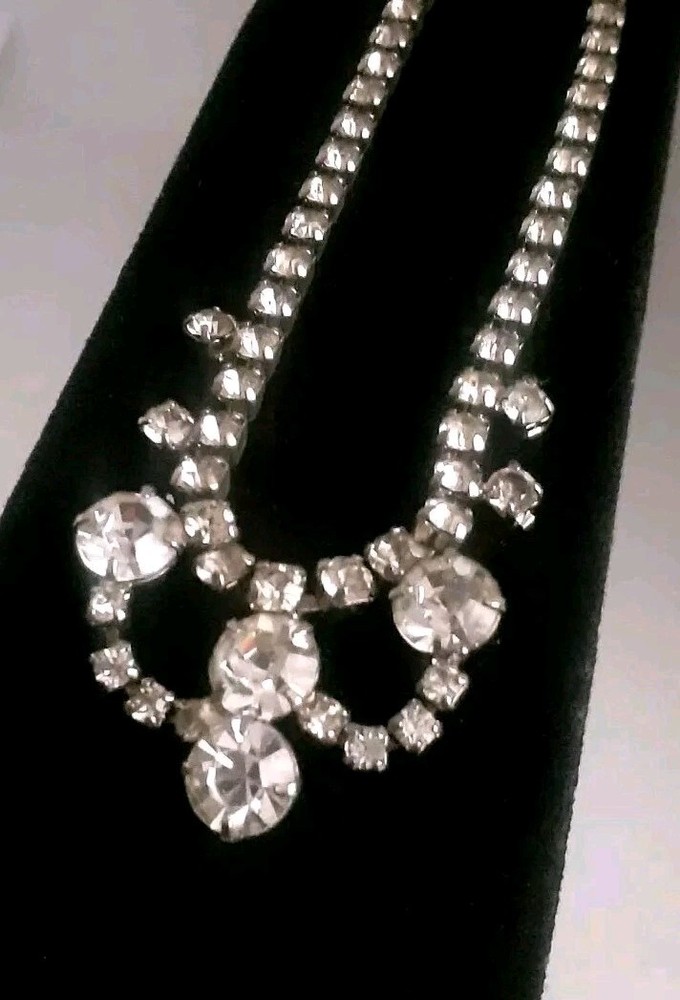 Vintage Prong set Rhinestone Glamorous Bib Statement Necklace 15 in