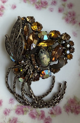 Vintage Glass Rhinestone Brooch Attributed To Alice Caviness (??) Unsigned