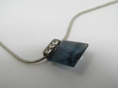 Vintage Square Blue Crystal Pendant Necklace Rhinestone Accent 18″ Snake Chain
