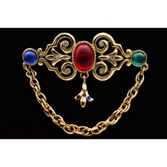 AJC Vintage Victorian Cabochon Pin Brooch Antiqued Gold Chain Signed 1980s BinBP