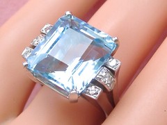 VINTAGE 12.75 ct AQUAMARINE .34ctw DIAMOND SHOULDERS PLATINUM COCKTAIL RING 1950