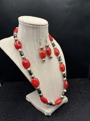 An Amberina Glass Bead 20” Necklace Matching Earrings Silver Tone Metal Spacers