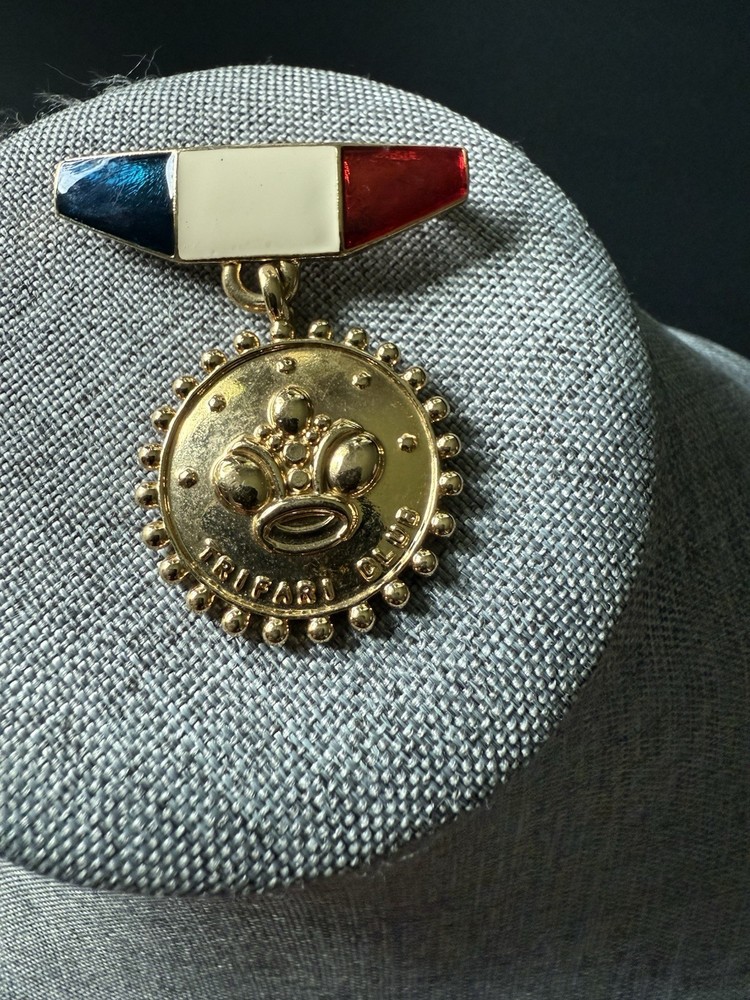 Vintage Trifari Brooch Club Metal Enamel Pin Red White Blue Career Gold Tone