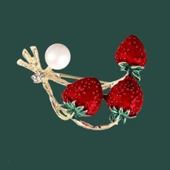 Fashion Women Strawberry Enamel Brooches Pins Exquisite Vintage Antique Jewelry