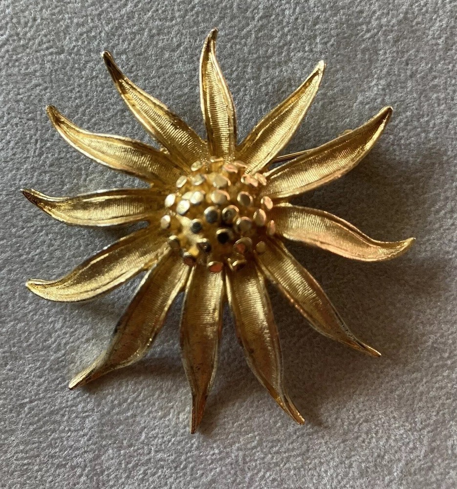 Vintage B.S.K Gold tone Flower Brooch 2.5 Inches New York