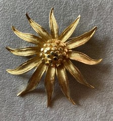 Vintage B.S.K Gold tone Flower Brooch 2.5 Inches New York