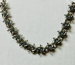 Vintage Mid Century Raised Flower Blue Rhinestone Collar Choker Necklace n908