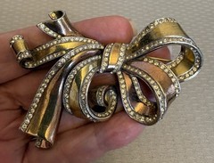 Retro Crown Trifari Bow Brooch Multi Tone Gold Pave Rhinestone 3D Double Ribbon
