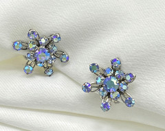 Vtg. Blue Aurora Borealis AB Rhinestone Clip-On Earrings Starburst / Snowflake