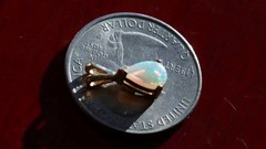 14k y/gold pendant 0.30ct natural Australian fiery opal solitaire 0.80gr N3744