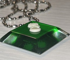 Green Lucite Geometric Cameo Pendant Necklace 24” Mod Art Statement Vintage 80’s