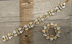 VINTAGE Sarah Coventry Maple Leaf Gold Silver Tone Bracelet Brooch Set GORGEOUS