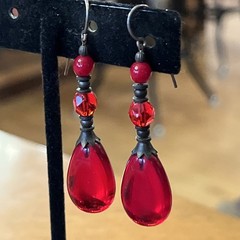 Vintage Red Glass Teardrop Cabochon & Faceted Dangle Drop Pierced Earrings