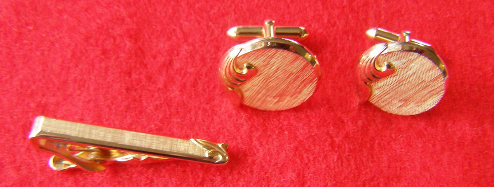 Vintage Swank Gold Tone Mesh Cufflinks and Clip Tie Bar Set Men’s