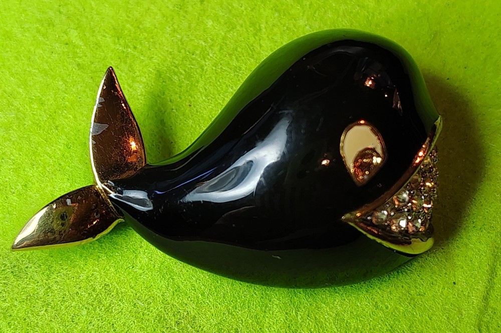 Jomaz Whale Brooch Black & Gold Enamel Pave’ Cut Rhinestones Open Mouth Vintage