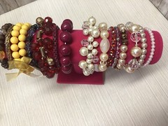 15 Vintage Womens Bracelets Assorted Shades Styles Beads & Free Shipping