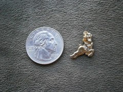 Leaping Babycham Chamois Deer Trademark Vintage Goldtone Bracelet Charm 2.0g