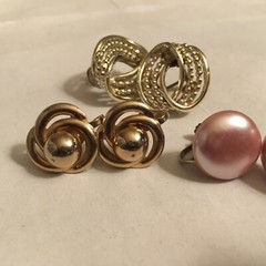 vintage estate lot of three pair screw back earrings. knot, twist, pink button