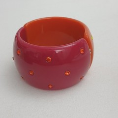 Lot Of 4 VTG Chunky Acrylic/Lucite Bracelets