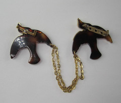 Double Dove Bird Brooch Vintage Rhinestone Pin Tortoise Shell Gold Tone Chains
