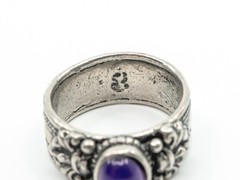 Vintage Silver Tone Purple Oval Cabochon Filigree Scroll Band Ring – Size 7.25
