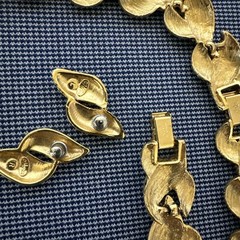 Vintage NAPIER Signed Gold Tone Swirl Wave Necklace Bracelet Earrings Set 80s