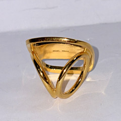 FERRAGAMO Vintage Scarf Ring Gold Tone Metal Made in Italy