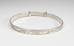 Antique USA Made Sterling Silver Floral Small Compression Bangle Bracelet 5-3/4″