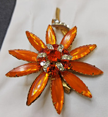 Vintage Selro Selini? Lucite & Rhinestone Gold Tone Floral Set Brooch & Earrings