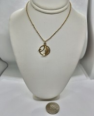 Vintage Pearl on Filigree Leaf Goldtone Pendant Necklace 17 1/2”