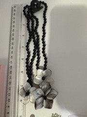 Vintage Black Flower Bead Necklace Acrylic Flower Pendant