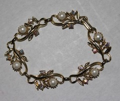 3 Piece~GOLD~Faux PEARL & RHINESTONE Diamond~Necklace~BRACELET~Clip EARRINGS~Set