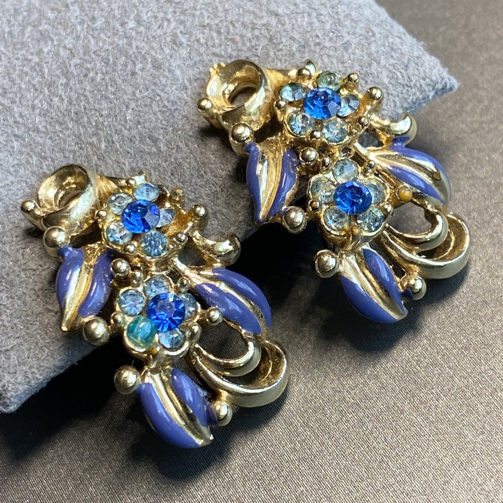 Vintage Clip-On Climber Earrings Estate Jewelry Pre-Owned Blue Flower 1950s