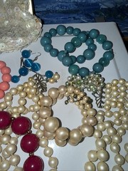 lot 1950s 1960s costume jewelry Necklaces Clip Earrings Pins Brooches Bracelets
