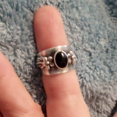 Genuine Vintage Sterling Silver Black Onyx Wide Band Flower Ring Sz 5.5, S West