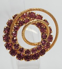 Brilliant Pink Crystal Brooch 1.25in Textured Gold Tone Quality Rhinestone VTG
