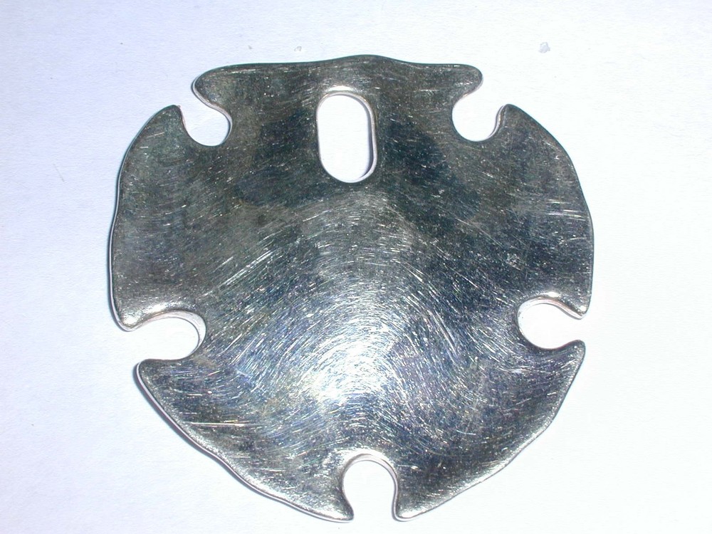 STUNNING! RLM- RETIRED ROBERT LEE MORRIS STERLING SAND DOLLAR PENDANT!