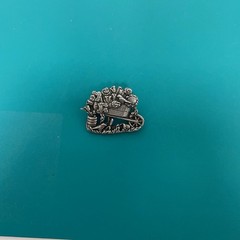 Birds and Blooms Limited Edition Gardening Pin 2001 Pewter Small 1″ size